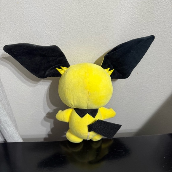 Yellow Pokemon Pichu Pikachu Plush Stuffed Toy 9” - Picture 4 of 8